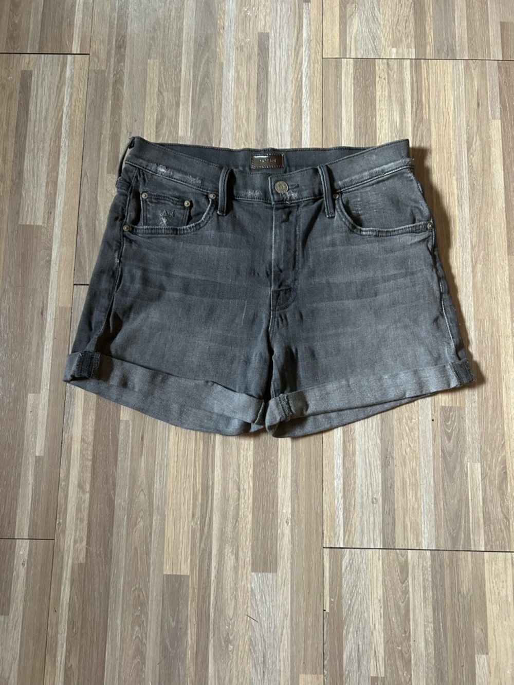 Women’s Mother The Dropoff Cuff Short Distressed Black Wash Denim Shorts Size 25